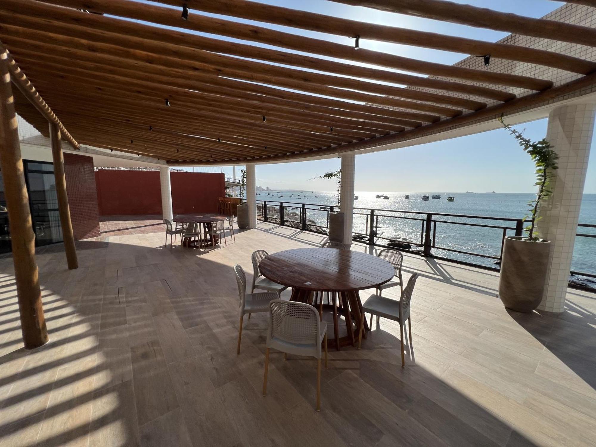 Particular Deluxe Iate Plaza Apartment