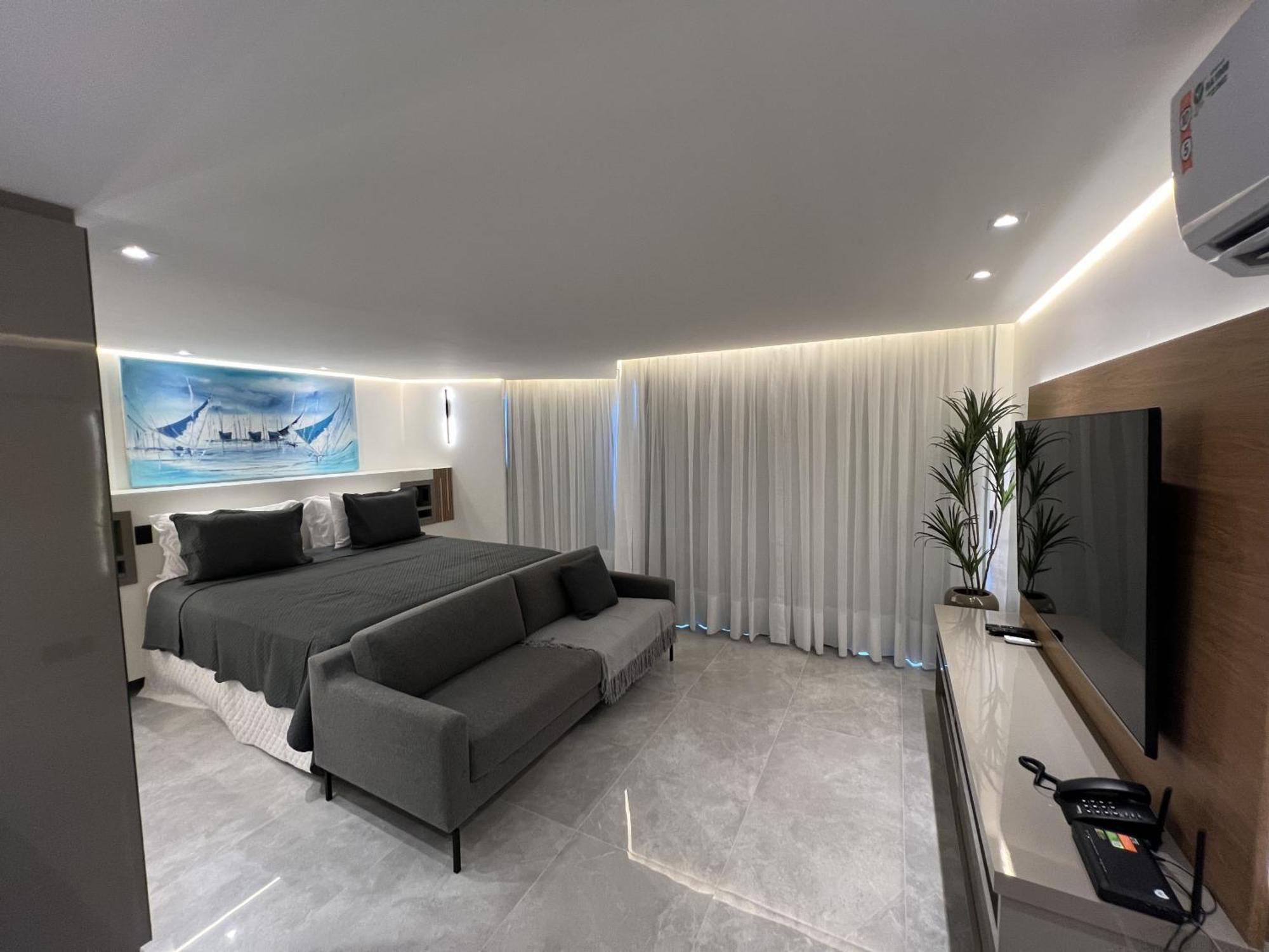 Particular Deluxe Iate Plaza Apartment