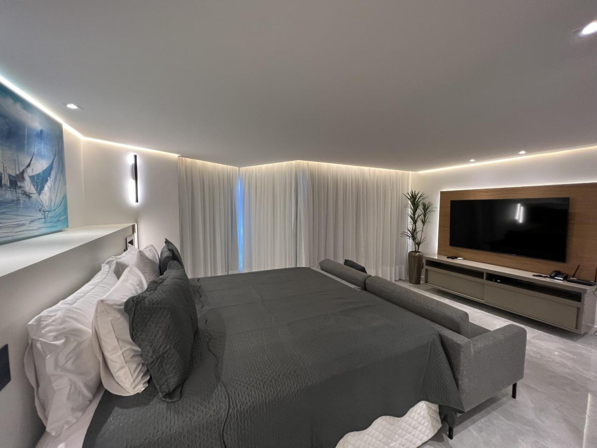 Particular Deluxe Iate Plaza Apartment *